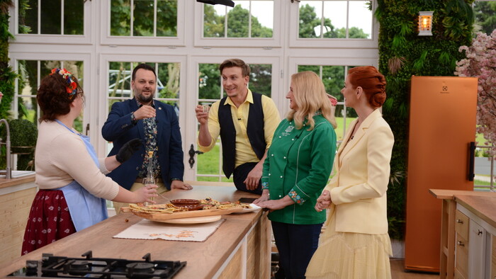 Šieste-kolo-babička