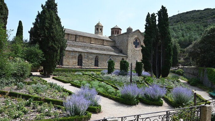 130 Abbaye de Fontfroide, Zahrady (16280).jpg