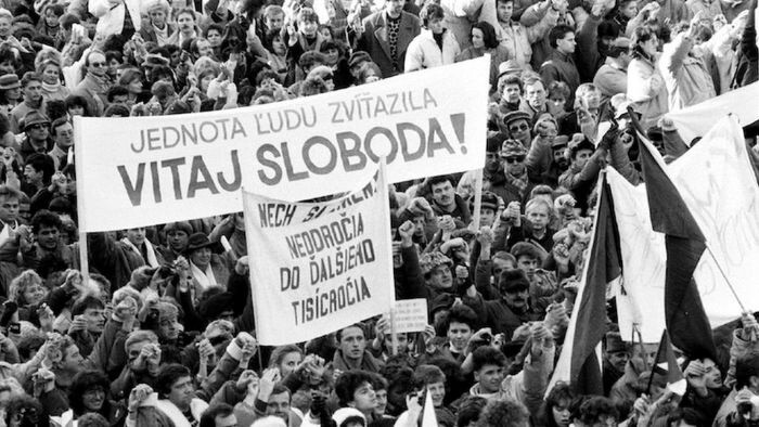 Rádio Devín si pripomína 17. november: deň boja za slobodu a demokraciu