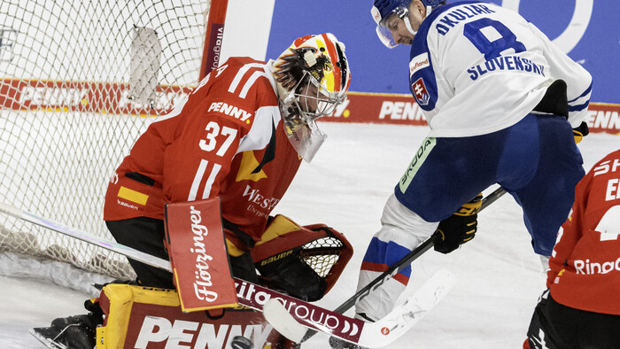 HOKEJ: Slováci v zápase proti Nemcom