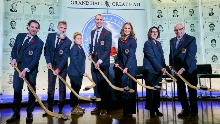 Cháru uviedli do Siene slávy 