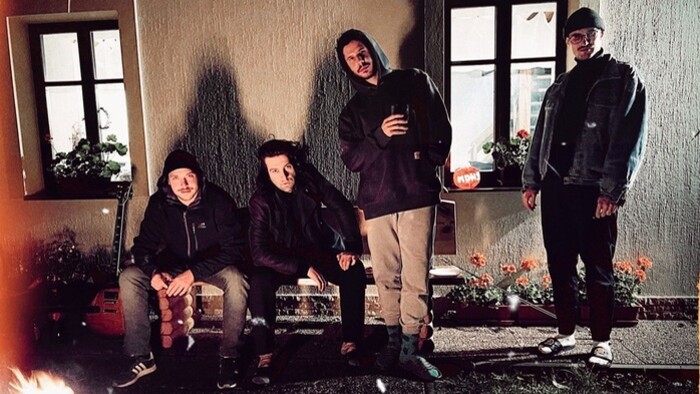 Exclusive_FM: Madhouse Express, Niyaz