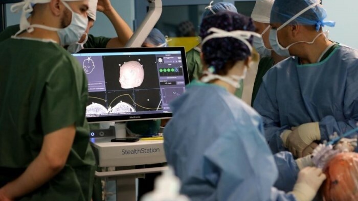 Košice’s Louis Pasteur University Hospital Pioneers Adaptive Neurostimulation for Parkinson’s Patients