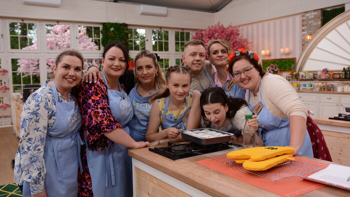 Pečie-celé-Slovensko-Viki-Eliška-a-Zuzka