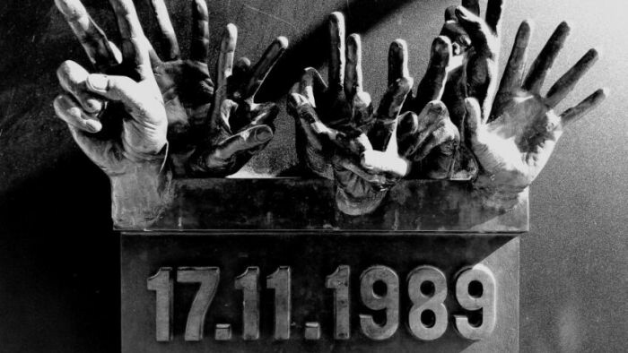 Nežná revolúcia a Uličného Brumendo