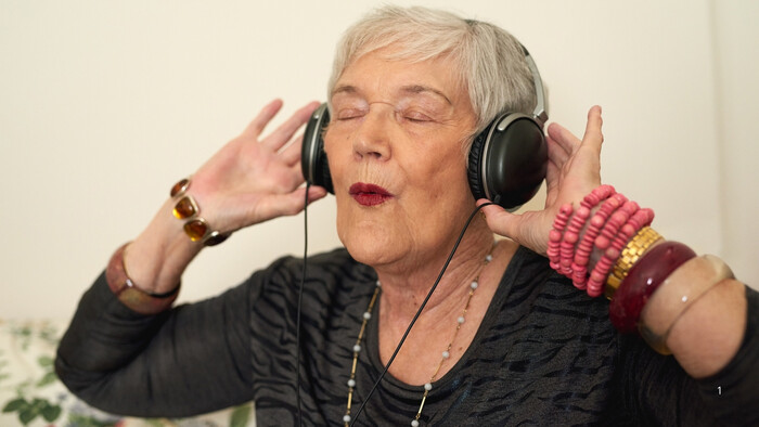 Počúvaním hudby proti demencii