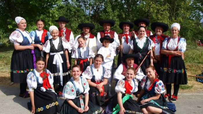 Folklórna skupina Javorník v Lúkach pri Púchove funguje už 24 rokov