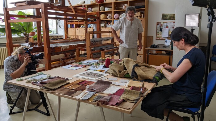 Jozef Chudik pri práci.Zdroj Slovenská asociácia novinárov.jpg