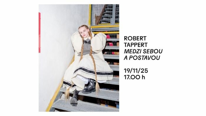 Výstava fotografií Roberta Tapperta Medzi sebou a postavou