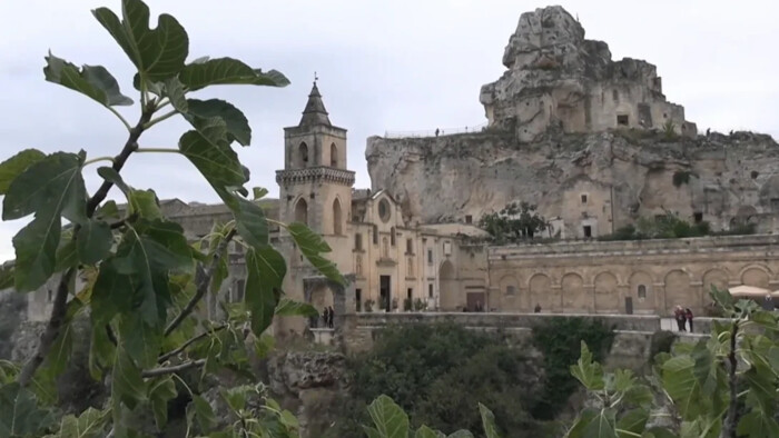 Z hanby Talianska sa stal turistický magnet vytesaný do vápenca