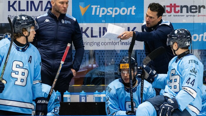 HOKEJ: Oceliari zvíťazili nad Slovanom