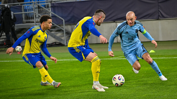 FUTBAL: Šialený zápas na Tehelnom poli