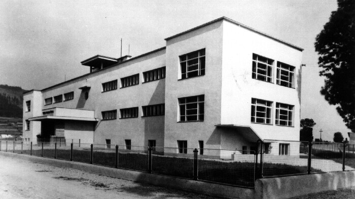 Dominanty | Bývalá Štátna ľudová škola v Strednom Čepeni