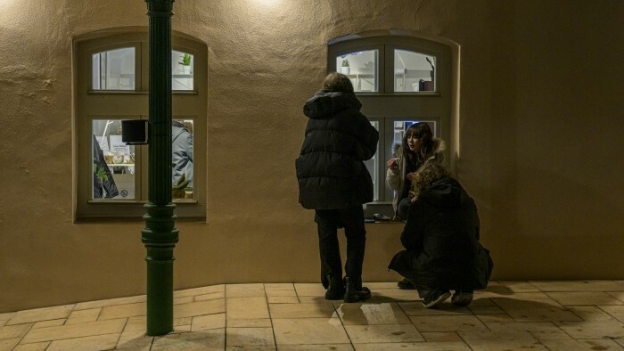 Ils ont dormi à l’extérieur par solidarité