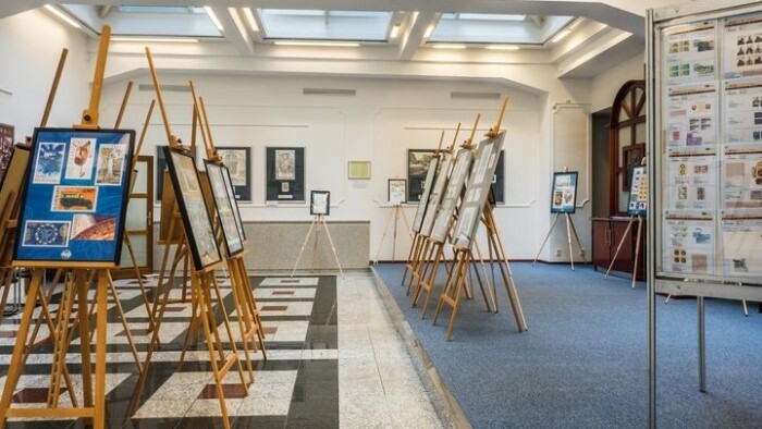 Exposition de timbres de Noël à la poste de Bratislava
