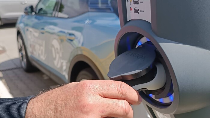 Voči elektrickým autám máme veľa výhrad