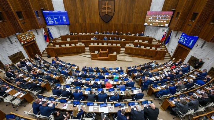 Poslanci schválili transformáciu Úradu na ochranu oznamovateľov     