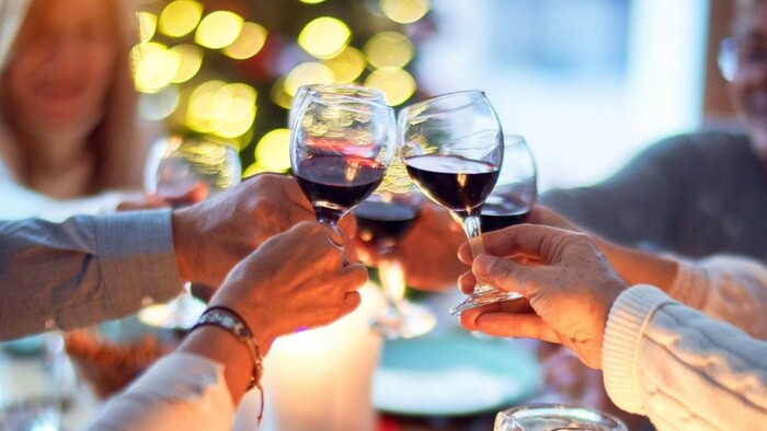 Ako sa nehádať počas sviatkov pokoja: Nikoho názor nezmeníte za jednu večeru, radšej sa niektorým témam vyhnite, radí odborník