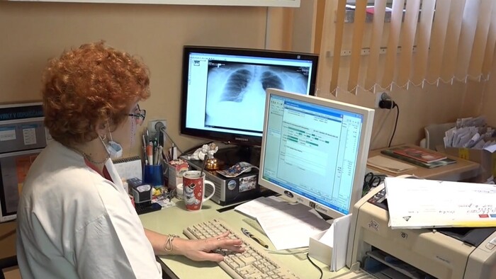 Lekári kritizujú rozdielnu výšku poplatkov v ambulanciách