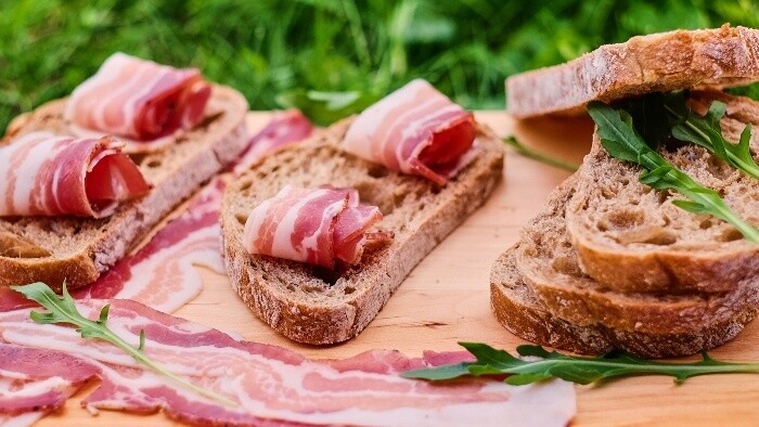 Posvieťme si na slaninu