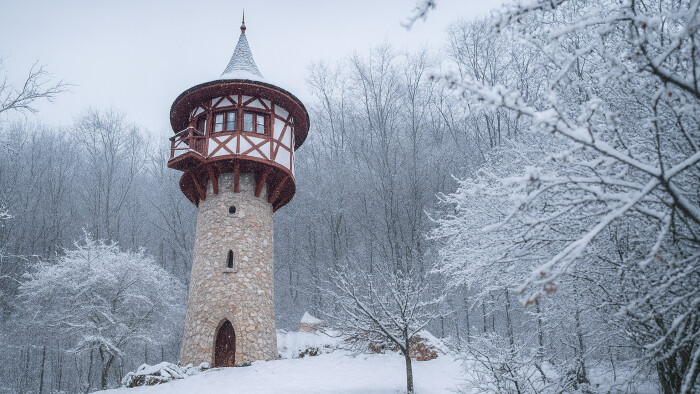 Hájska veža na vlásku