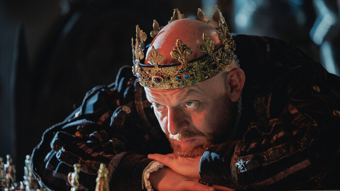 Odkedy nemám vlasy, hrám iba negatívne postavy. Ľuboš Kostelný o novej vianočnej rozprávke