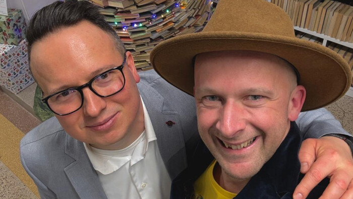 Autori knihy Vankúšik hajúšik sa vzdali honoráru a svoje peniaze darovali n.o. Plamienok