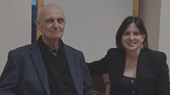 Lépcsőházi katarzis. György Péter emlékezete