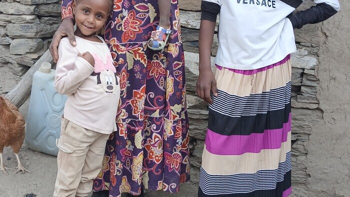 Mama Bisrat a jej deti.jpg