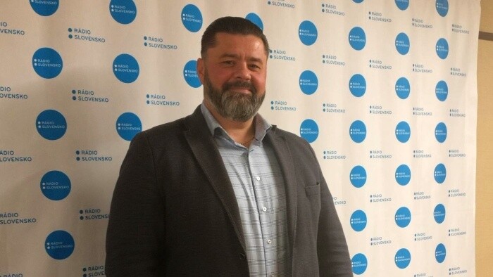 Rozhovor s... Štefanom Julinim