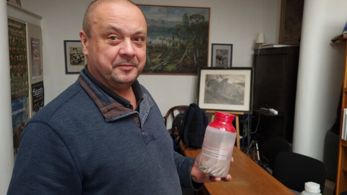 Vedci skúmajú hady, aj keď tie v zime spia