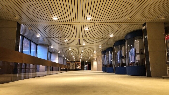 Rozhlasoví seniori na prehliadke obrátenej pyramídy