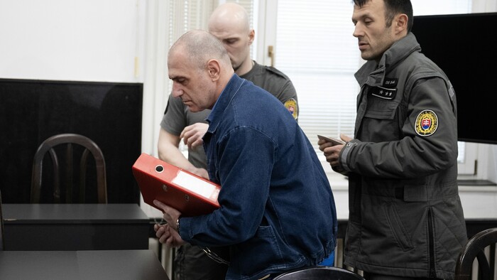 Pojednávanie o vražde Ernesta Valka pokračuje