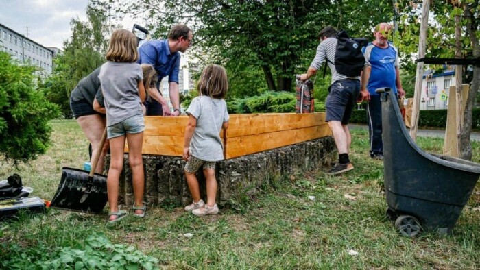 Bürgerinitiative Poď na dvor (Ab in den Innenhof)