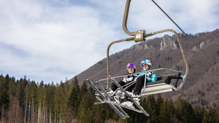 Pád dieťaťa z lanovky