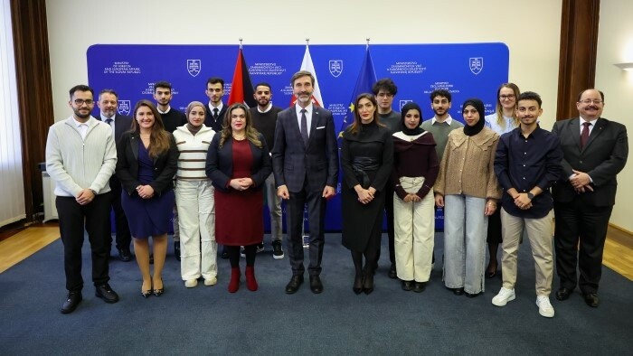 Palestinian Students Meet Slovak Head of Diplomacy 