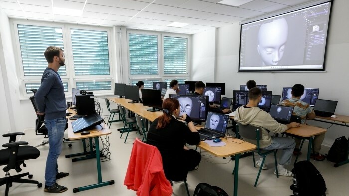  Las escuelas avisan de una escasez récord de profesores, especialmente en Bratislava