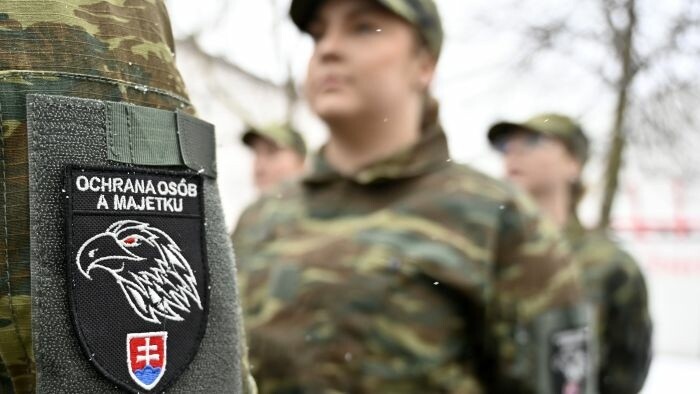 Trois semaines à l'école, une semaine au bataillon : l'intérêt pour les cours militaires croissant