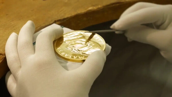 Slováci prejavujú enormný záujem o pamätné mince a medaily