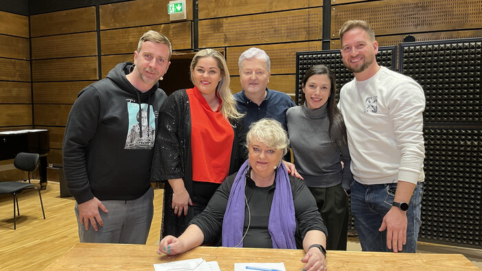 Na minútu presne_nová rozhlasová zábavná relácia (3).jpg