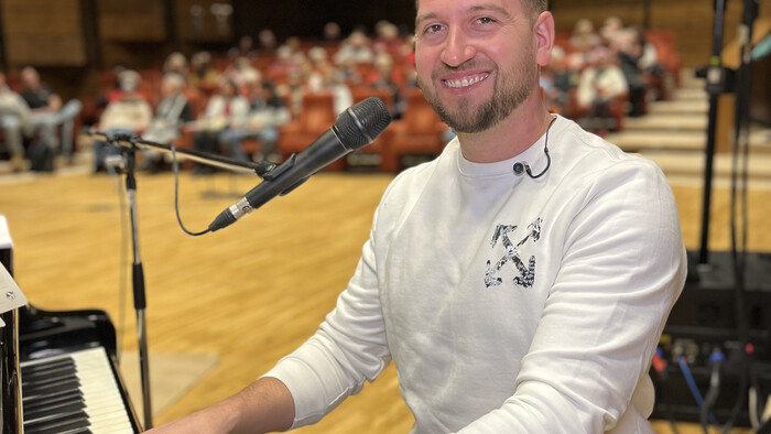 Na minútu presne_S. Tomeček (2).jpg