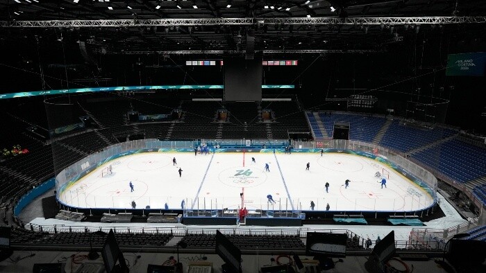 HOKEJ: Úvodný tréning v dejisku hier