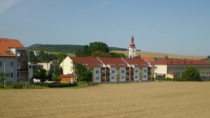 Prechádzka po predjarných turistických trasách v okolí Dechtíc