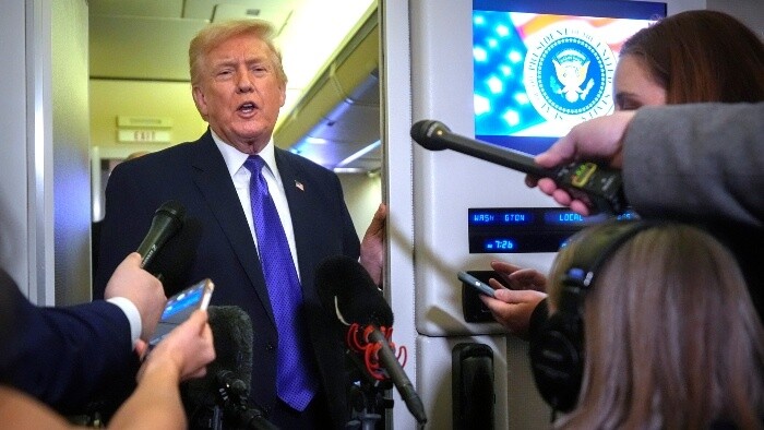 Trump zvažuje útok na Irán