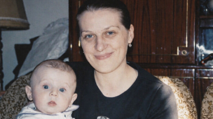 Keď mal iba 9 rokov, prišiel o mamu