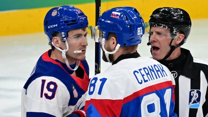 Slováci najtrestanejším tímom hokejového turnaja, osembodový Slafkovský v elitnej spoločnosti