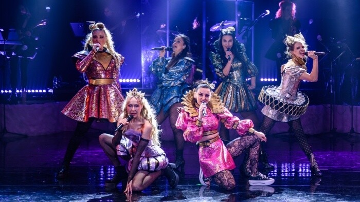 Do divadla s Maxom: Six / Divadlo Nová scéna