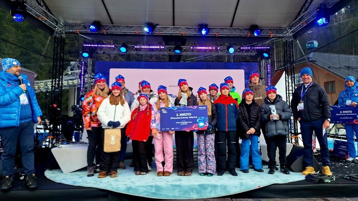 Držme spolu v školských laviciach