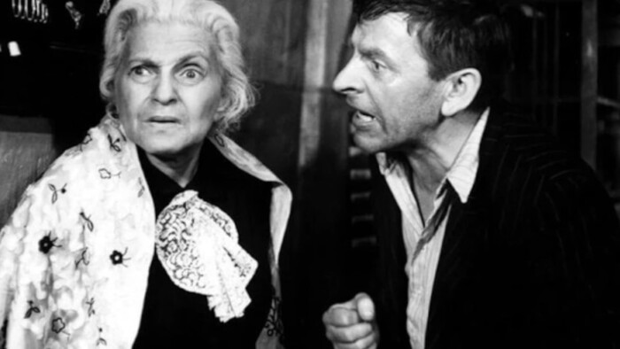 na strach-Obchod-na-korze-Jozef-Kroner-STVR