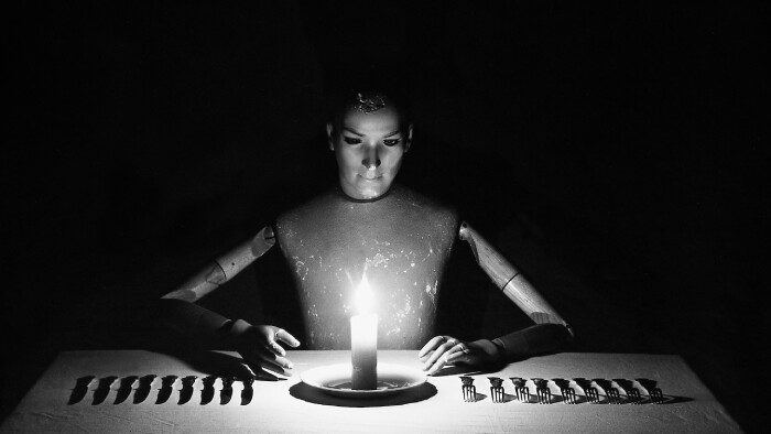 Výstava Neprispôsobiví pozorovatelia: Outsideri a vyhnanci v Stredoeurópskom dome fotografie v Bratislave